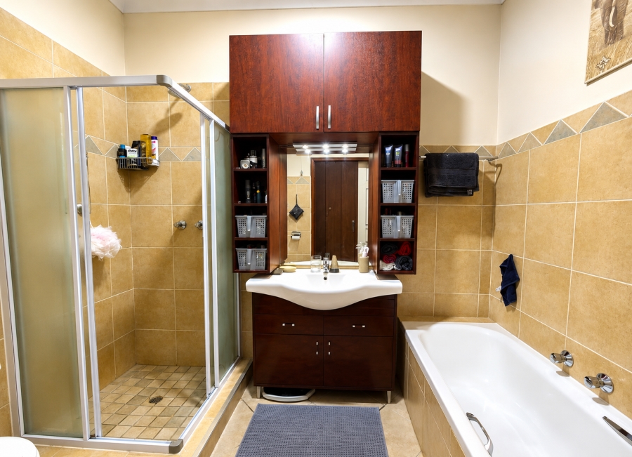 3 Bedroom Property for Sale in WestLake Country Safari Estate North West